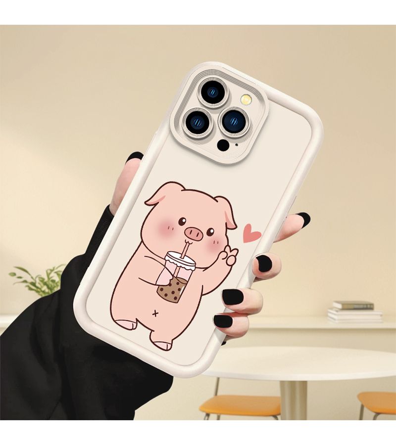 غطاء هاتف على شكل خنزير صغير لطيف يشرب حليب الشاي، بتصميم كرتوني، تغطية كاملة، حماية ناعمة، متوافق مع آيفون 14 باللون الأسود، هدية مثالية للأصدقاء. - Image 2