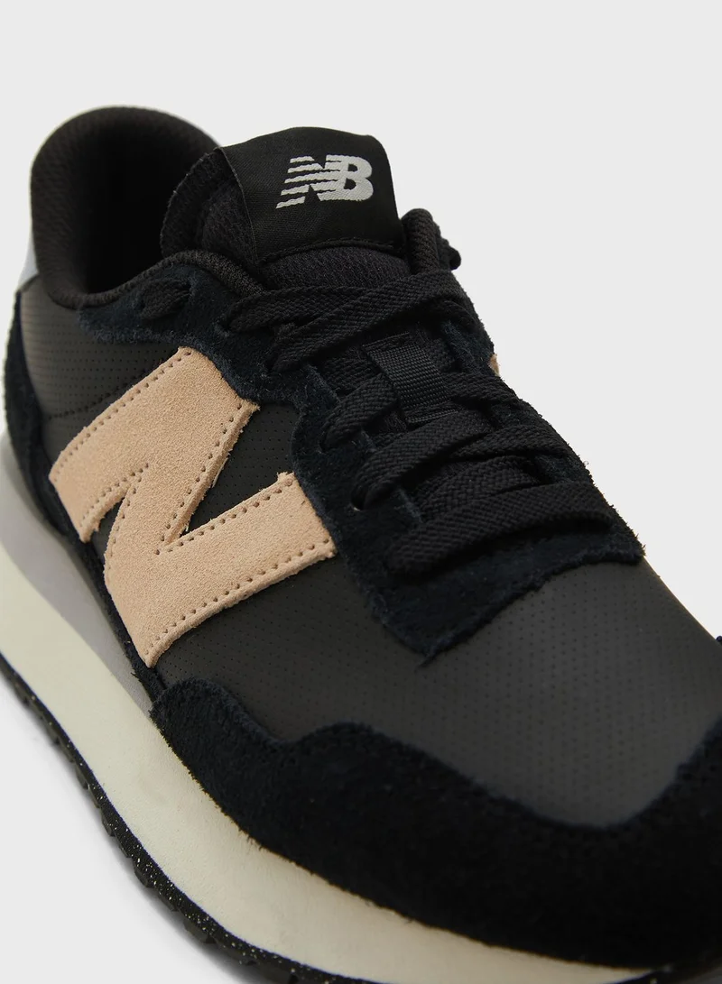 New Balance 237 Low Top Sneakers