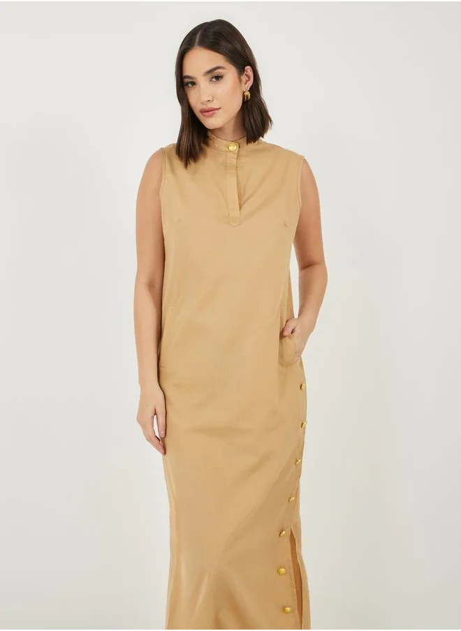 ستايلي Sleeveless Shift Maxi Dress with Button Detail