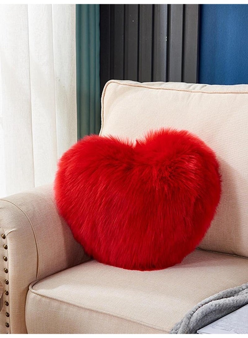 وسادة فرو صناعي بشكل قلب أحمر – ناعمة وزخرفية، 45×45 سم - Image 1