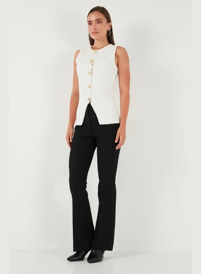 ليلا ليلا فيست نسائي بقصة عادية وياقة دائرية وزر تفصيلي