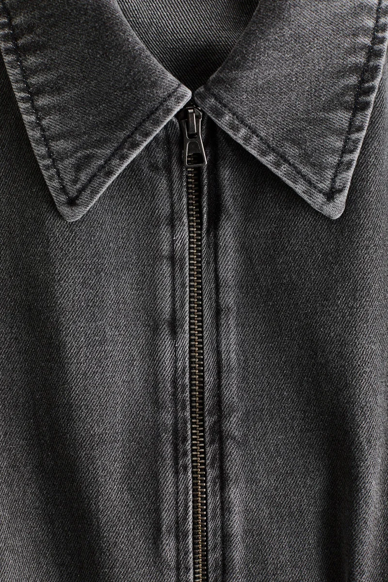 اتش اند ام جاكيت من الدنيم بقصّة فضفاضة