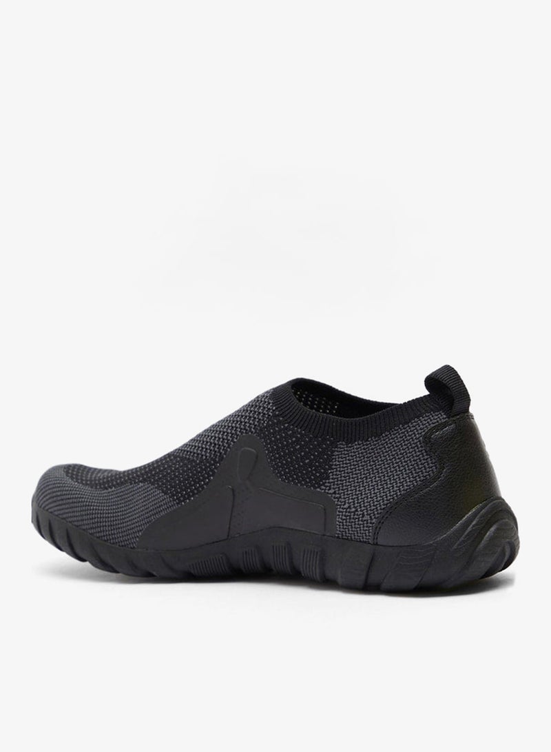 Dash Men Textured Slip On Sports Shoes - Image 4