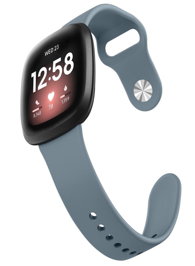 اي كي أساور سيليكون AK متوافقة مع Fitbit Versa و Sense، أساور معصم بديلة ناعمة للنساء والرجال (أزرق رمادي) - Image 5