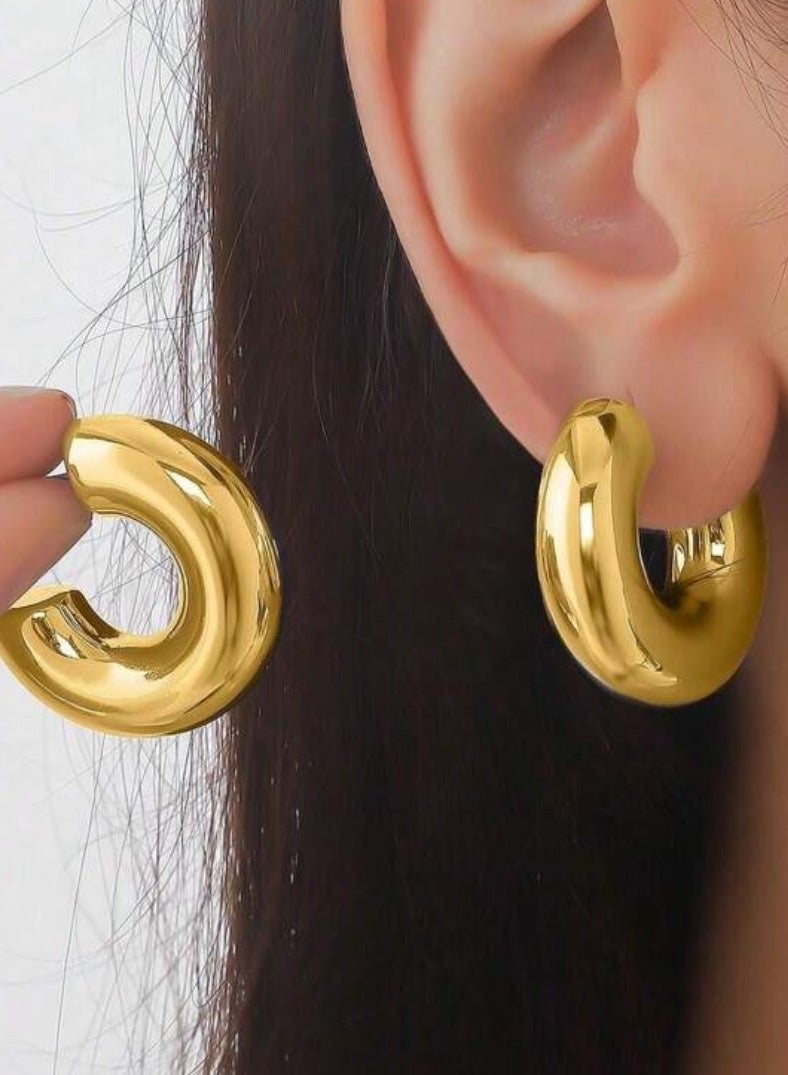 إيكوال حلق اذن نسائي دائري بتصميم عصري مطلي باللون الذهبي - Image 1