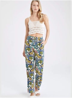 DeFacto Regular Fit V-Neck Strappy Lace Crop Vest  - Image 5