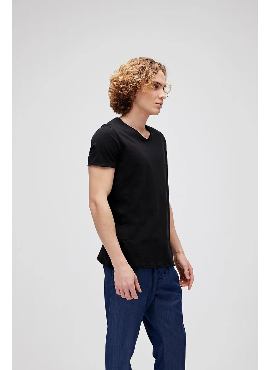 باد بير V-Neck T-Shirt Black Men's T-Shirt 18.01.07.012-C01