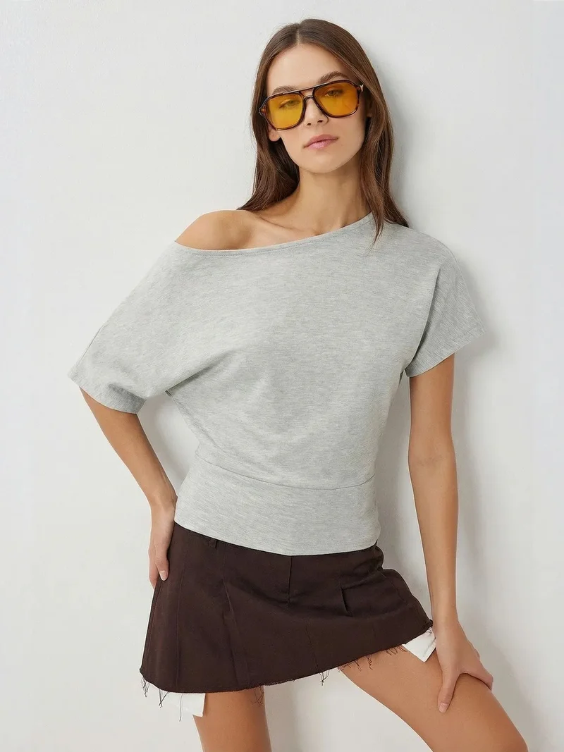 السعادة في إسطنبول ISTANBUL Off Shoulder Knitted Blouse