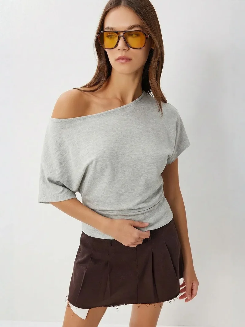 السعادة في إسطنبول ISTANBUL Off Shoulder Knitted Blouse