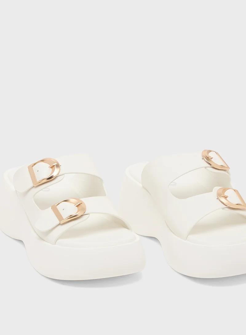 OZZO Flat Sandals