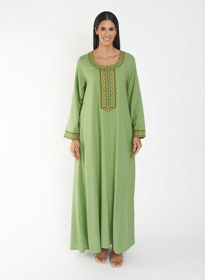 كشخة جلابية سادة بتطريز متقاطع - Image 1