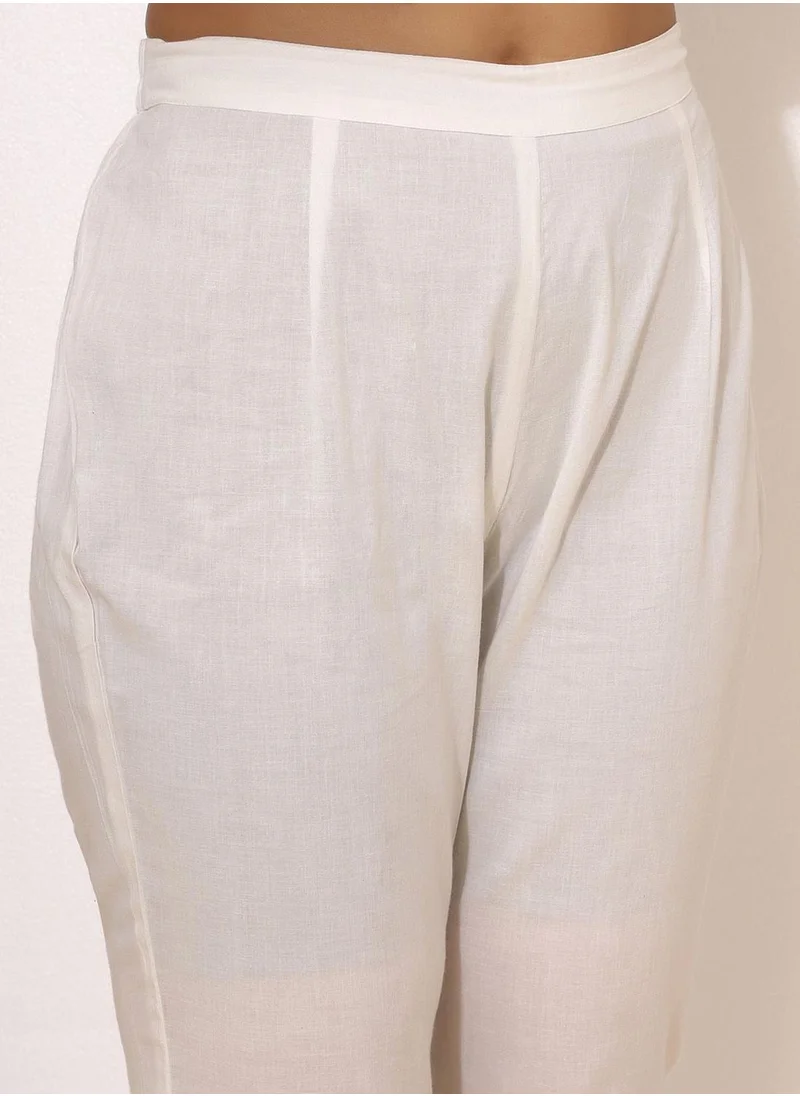 آي شين White Kurta Set Straight Fit 3/4 Sleeve Sleeve made from Cotton featuring Self Design design and Round Neck neckline - Perfect for Ethinic!