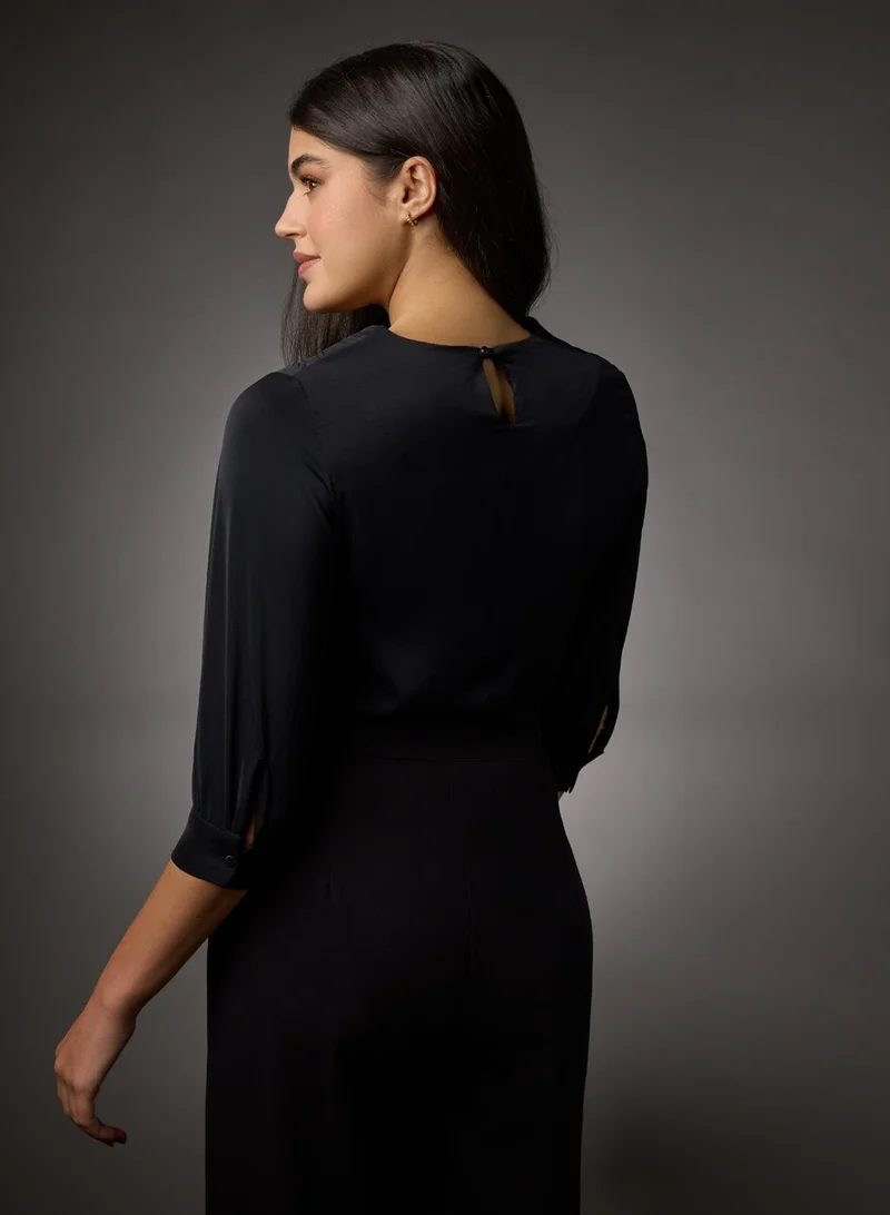 Zigzag Neck Embroidered Half Sleeve Top-Black