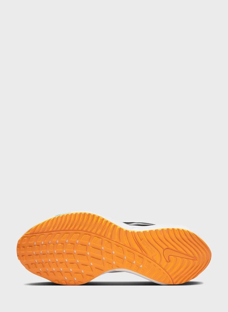 Nike Air Zoom Vomero 16
