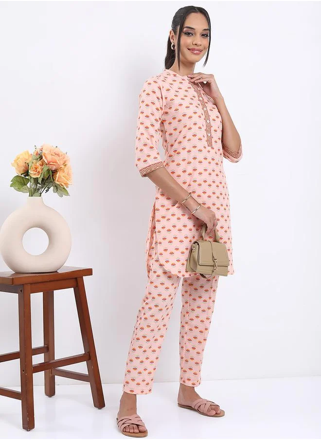 فيشود Women Peach Floral Printed Kurta Pant Set by Styli