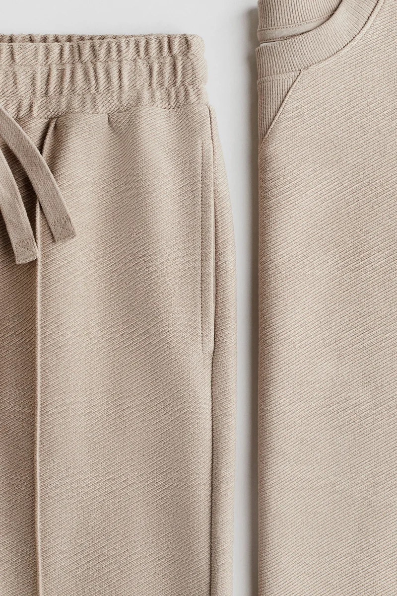 اتش اند ام طقم من نسيج سويت شيرت بملمس بارز - عبوة من قطعتين