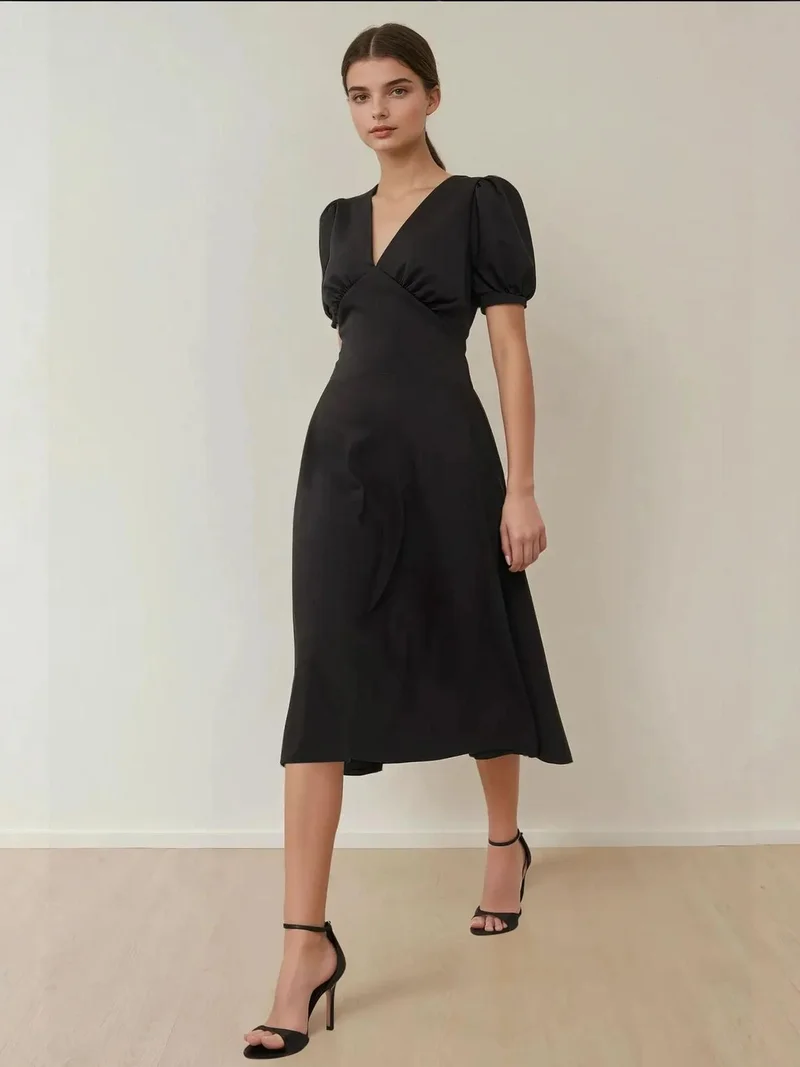 زوبعة فستان ميدي كريب على شكل حرف