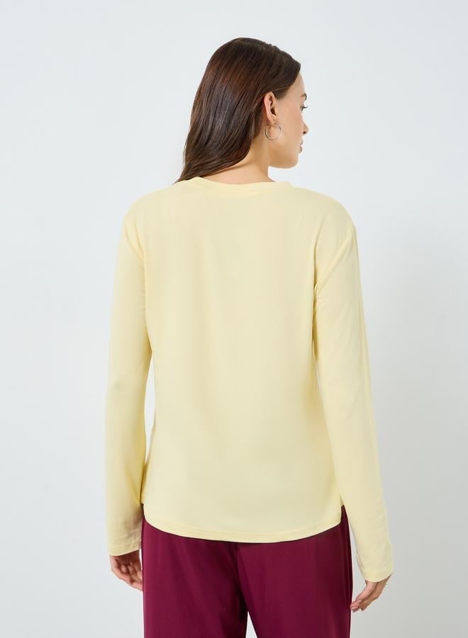 ستايلي تيشيرت بأكمام طويلة وطبعة جرافيك - Image 4