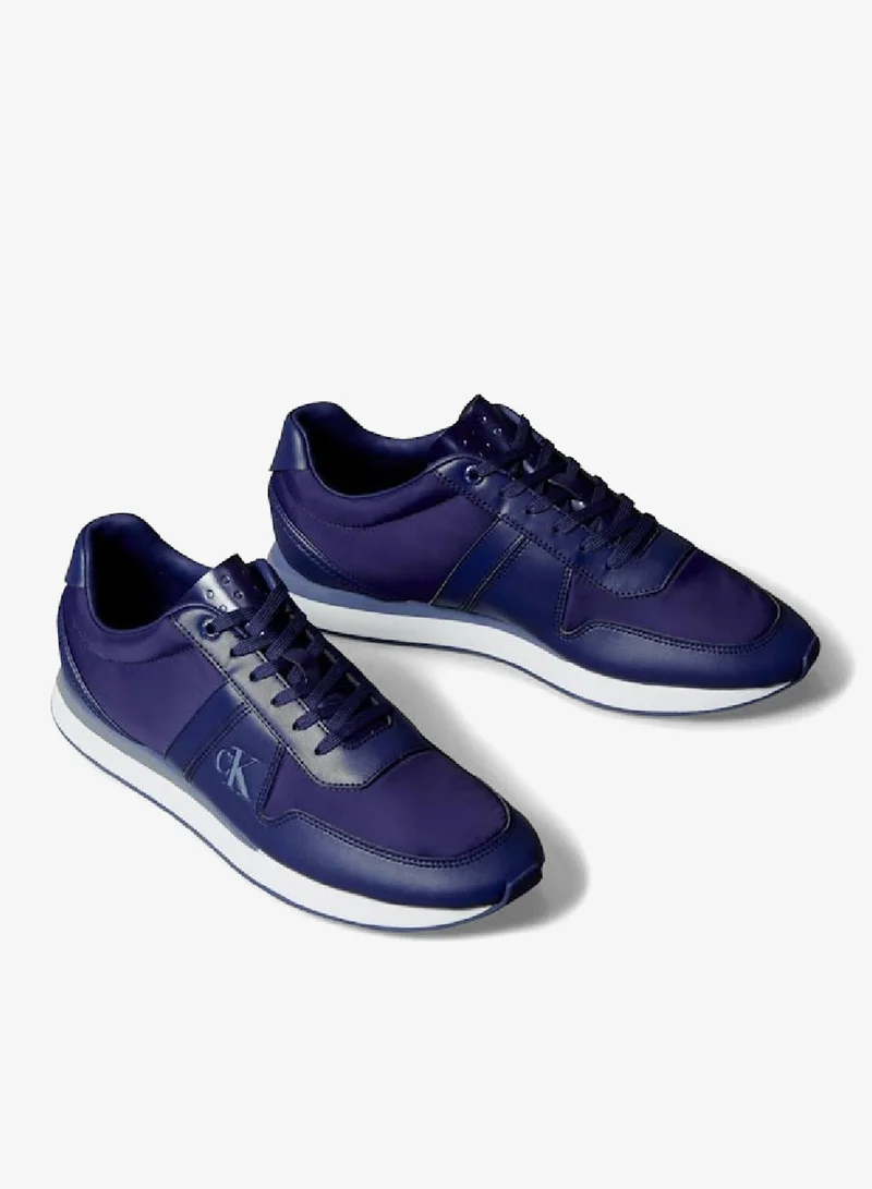 كالفن كلاين جينز سنيكرز بشعار 1979