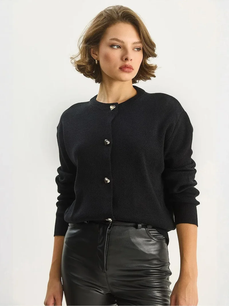 بيانكو لوتشي LUCCI Thick Jacquard Knit Cardigan with Button Closure