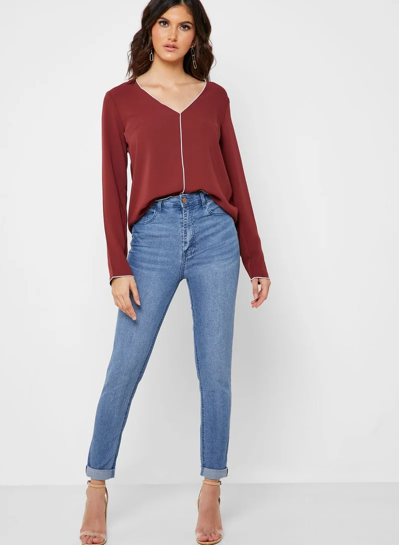 FOREVER 21 Contrasting Trim V-Neck Top