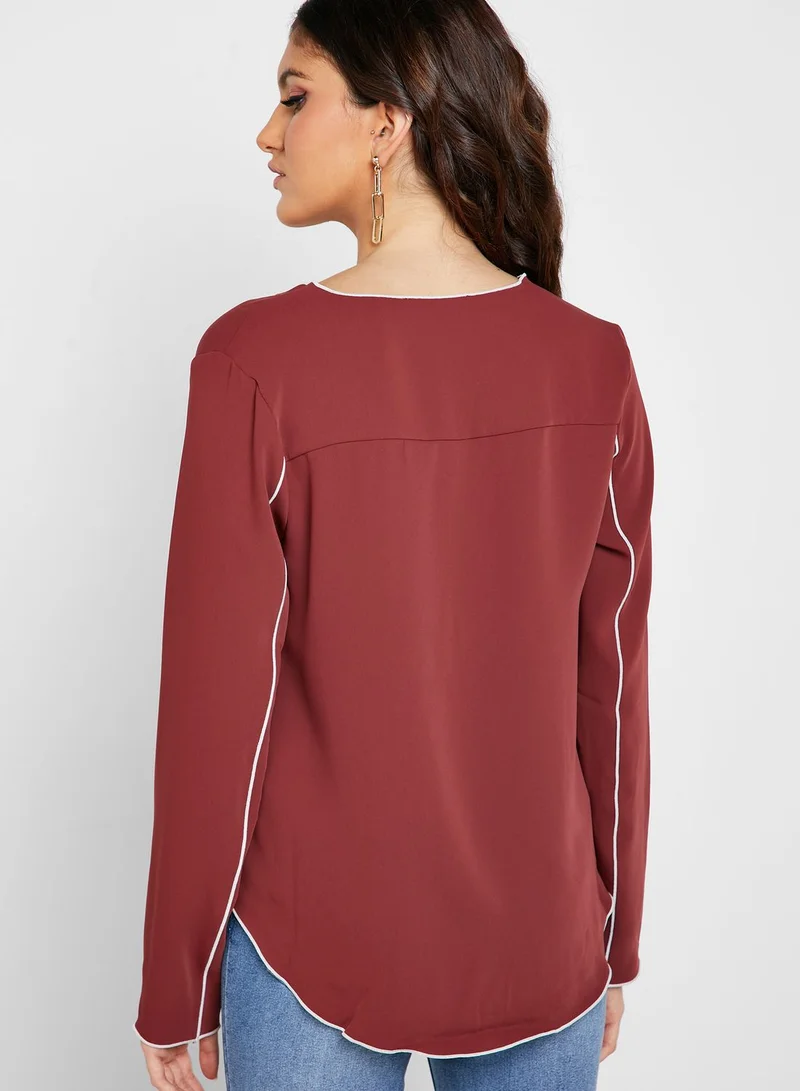 FOREVER 21 Contrasting Trim V-Neck Top