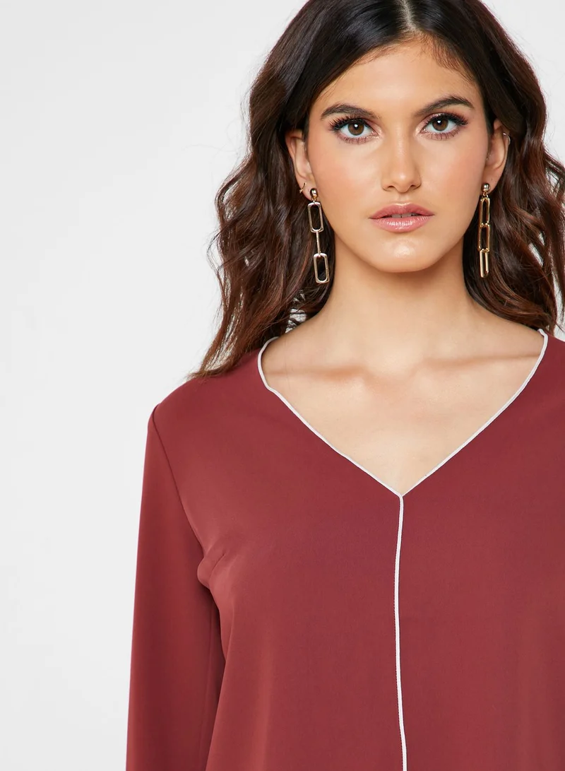 FOREVER 21 Contrasting Trim V-Neck Top