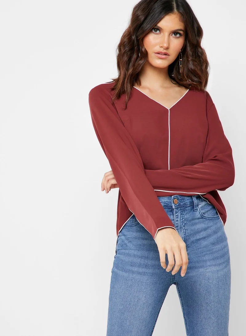 FOREVER 21 Contrasting Trim V-Neck Top