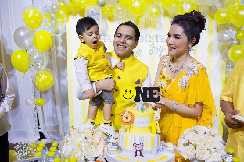 AHAORAY One Happy Dude Cake Topper - Smiley Face One Birthday Party Decorations - One Cool Dude 1st Birthday Cake Decor  for Baby Shower/Gender Reveal Party/Baby Party Photo Booth Props - Image 5