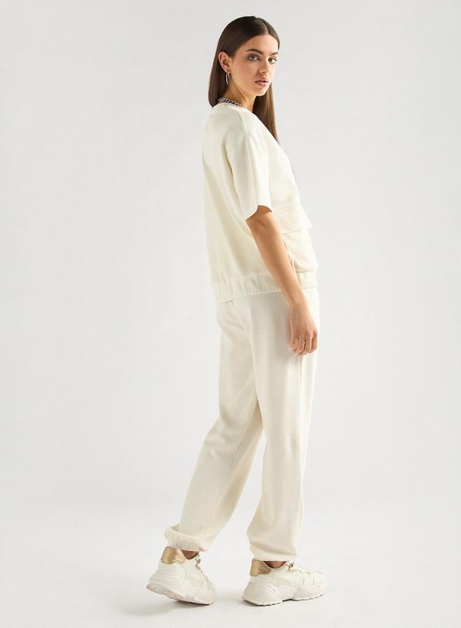 سبلاش فيڤ طقم بنطلون رياضي وتيشيرت بارز الملمس بتفاصيل جيب - Image 3