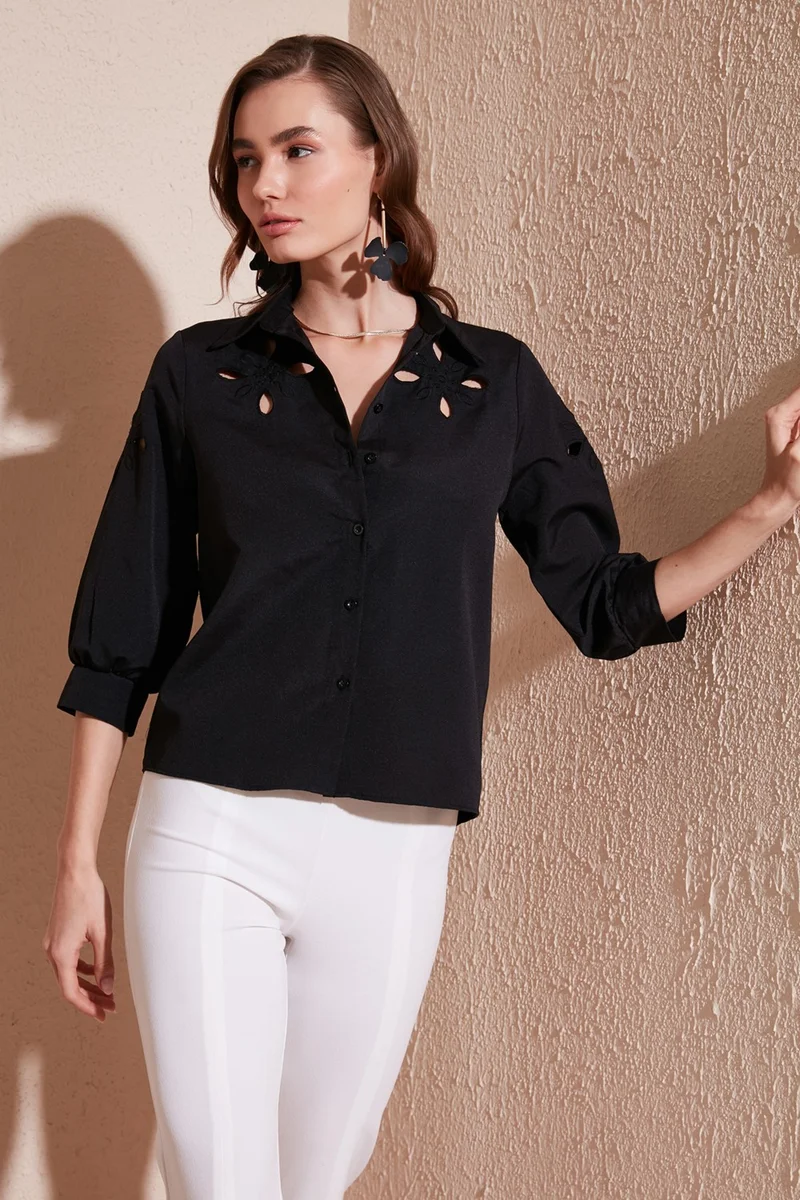 Lela Regular Fit Embroidered Shirt Women's Shirt 611GO10030355