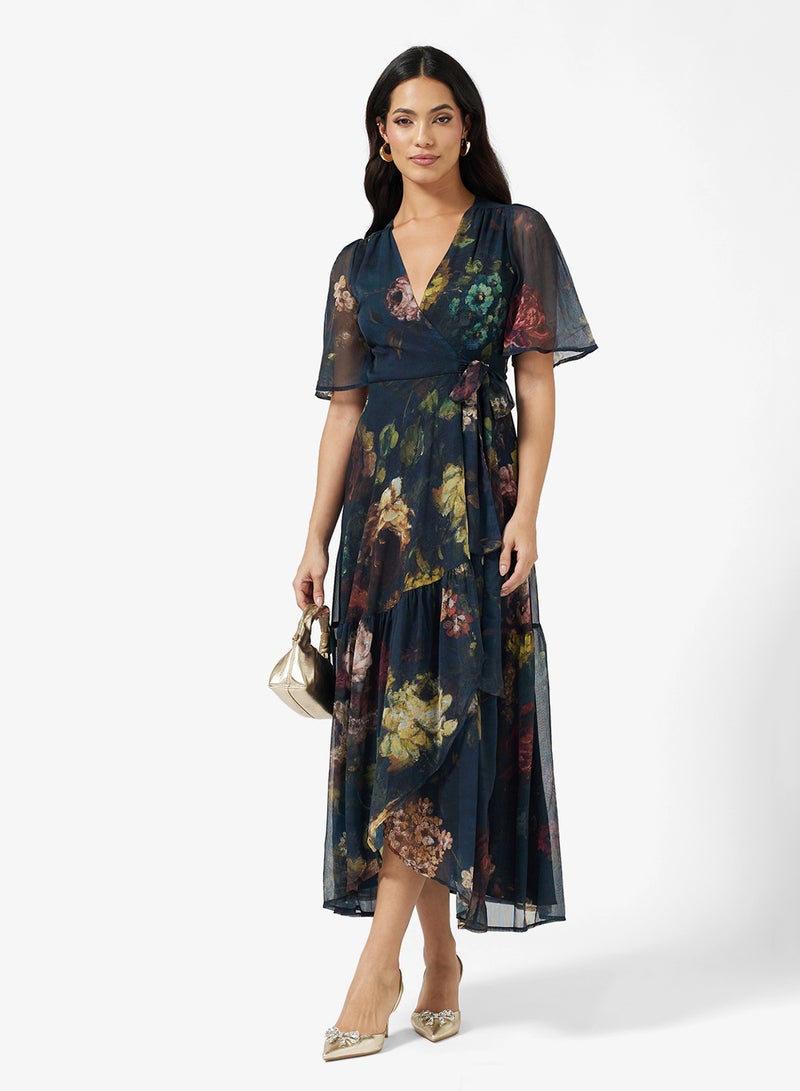 هوب اند ايفي فستان ماكسي ملفوف بأكمام فراشة وتفاصيل ربط عند الخصر - Image 1