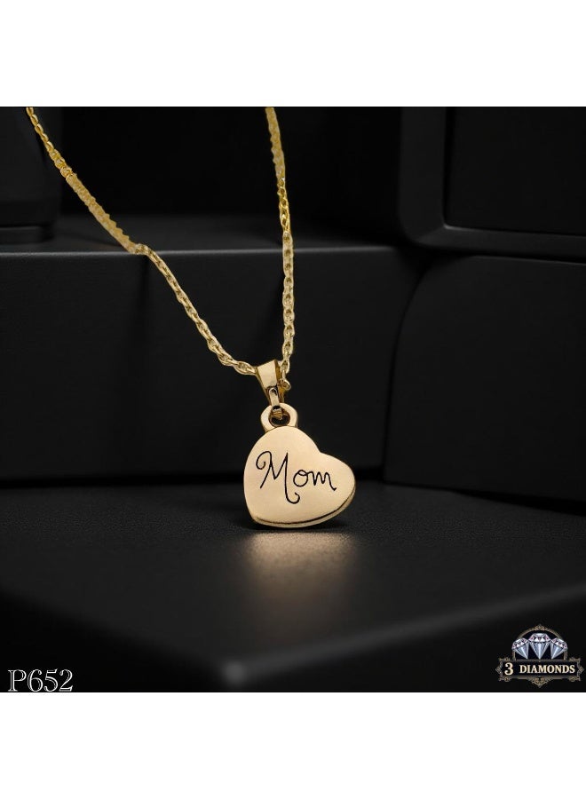 ثري دايموندز سلسلة قلب مطلية بالذهب من 3DIAMONDS بنقش "Mom" – هدية أنيقة للأم - Image 1