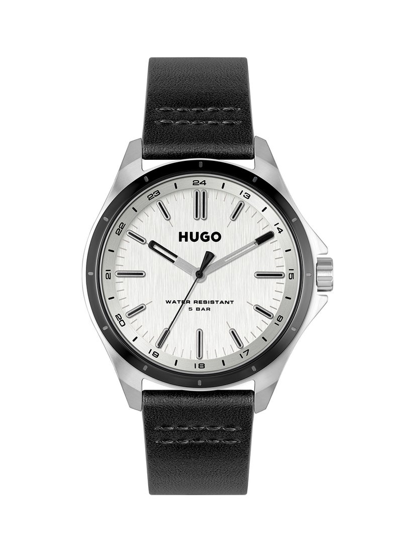 HUGO BOSS ساعة يد جلدية دائرية الشكل بعقارب للرجال 1530325 - 42 ملم  - Image 2