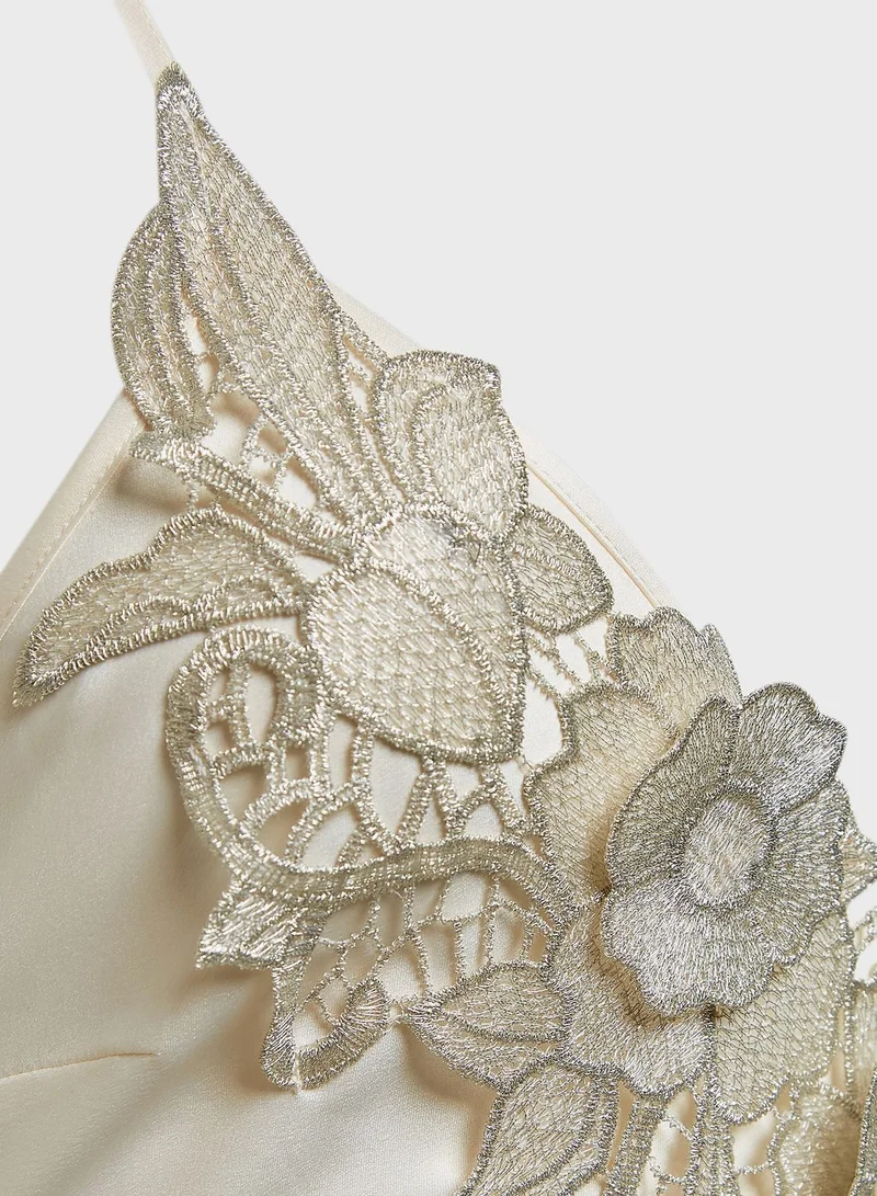 Nayomi Lace Detail Babydol