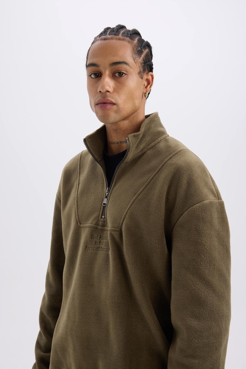 DeFacto Man Comfort Fit Printed Long Sleeve Sweatshirt  - Image 4
