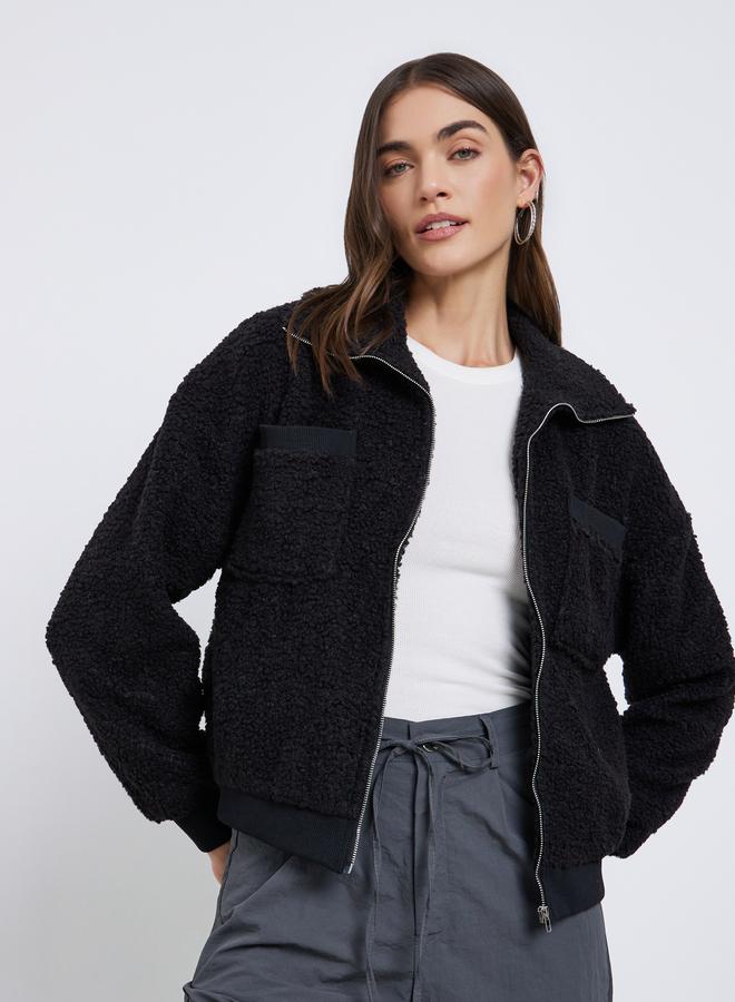 ستايلي جاكيت بومبر بتفاصيل فرو صناعي - Image 1