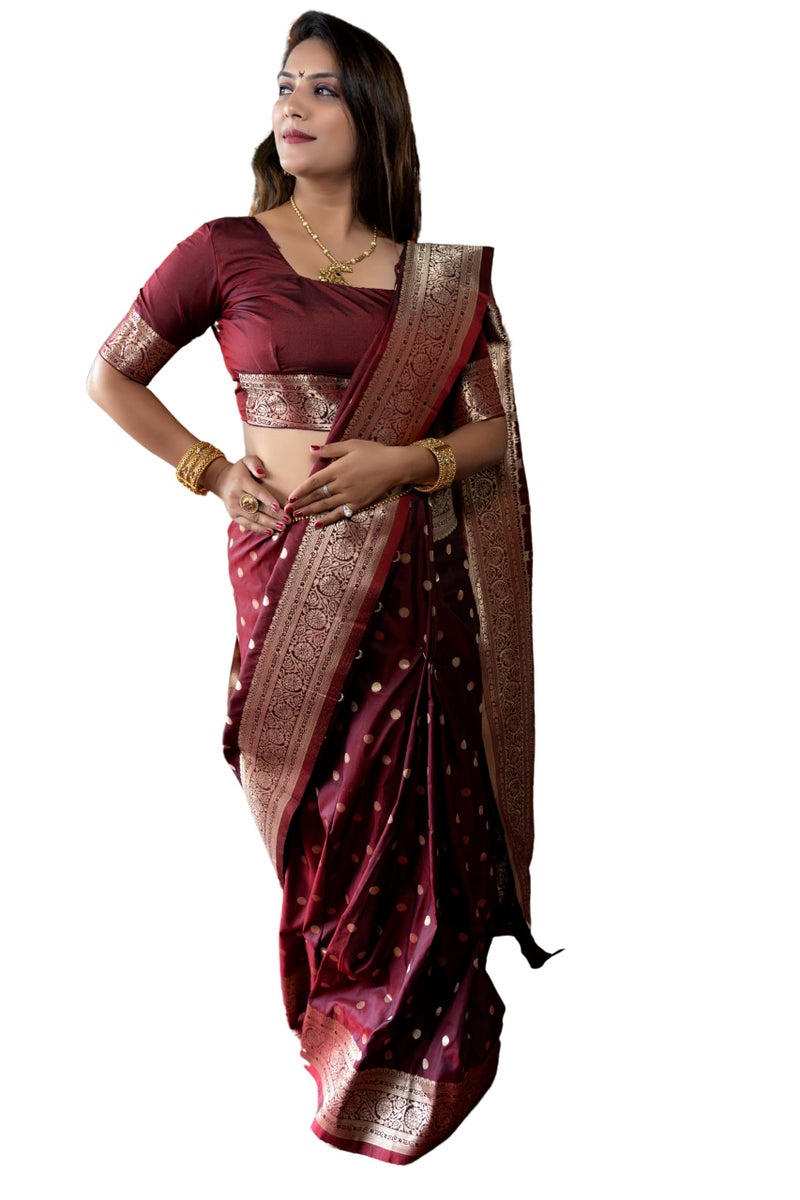 AMIRAT Women's Soft Silk Kanjivaram Saree and Unstitched Blouse Piece with Woven Zari Jacquard | Maroon - Image 1