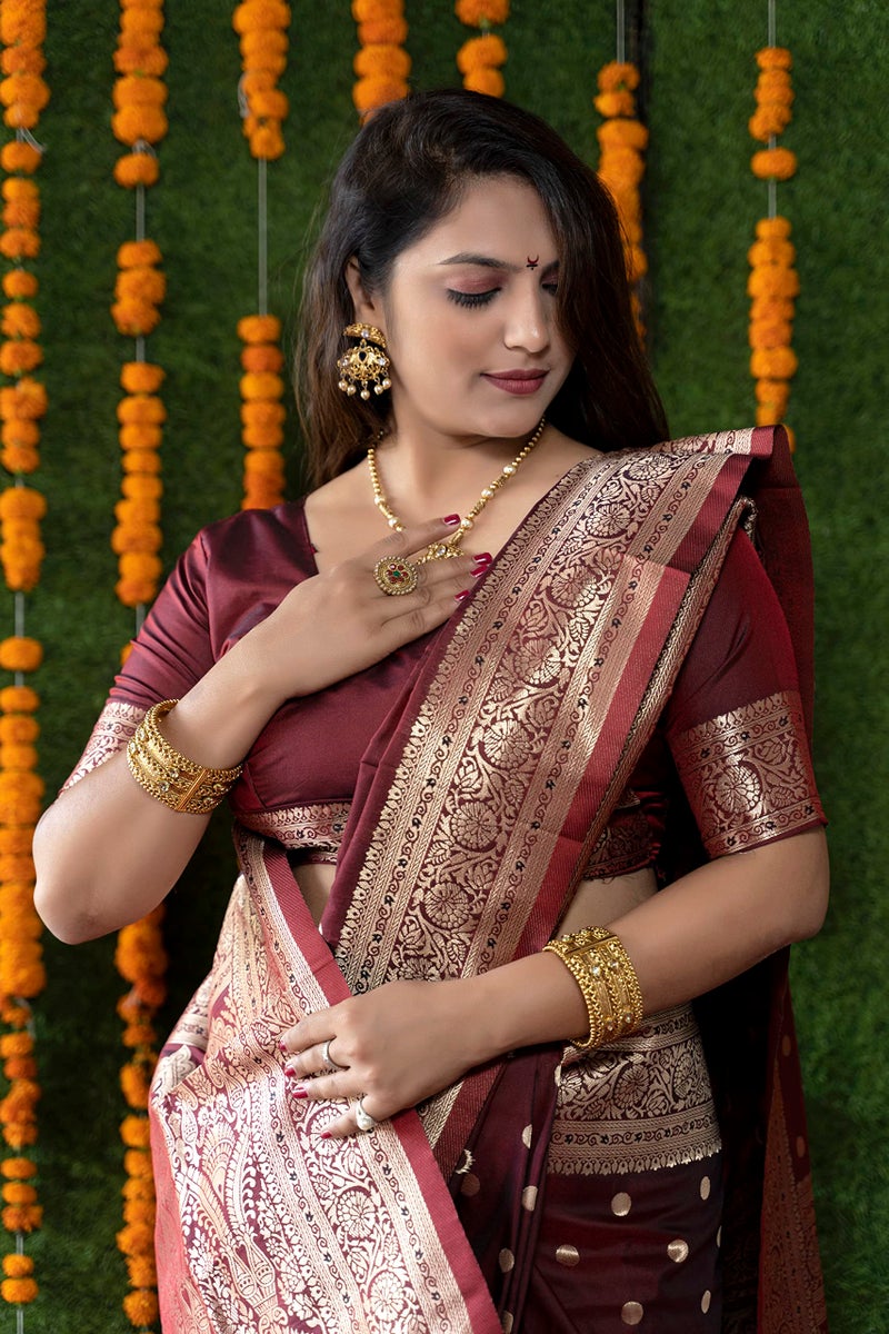 AMIRAT Women's Soft Silk Kanjivaram Saree and Unstitched Blouse Piece with Woven Zari Jacquard | Maroon - Image 4