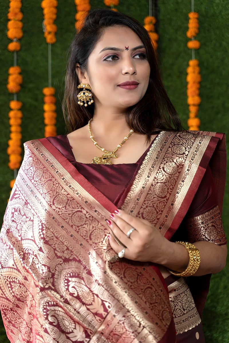 AMIRAT Women's Soft Silk Kanjivaram Saree and Unstitched Blouse Piece with Woven Zari Jacquard | Maroon - Image 2