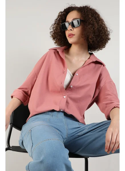 كامبوس سوترا Women's Salmon Pink Solid Boxy Shirt