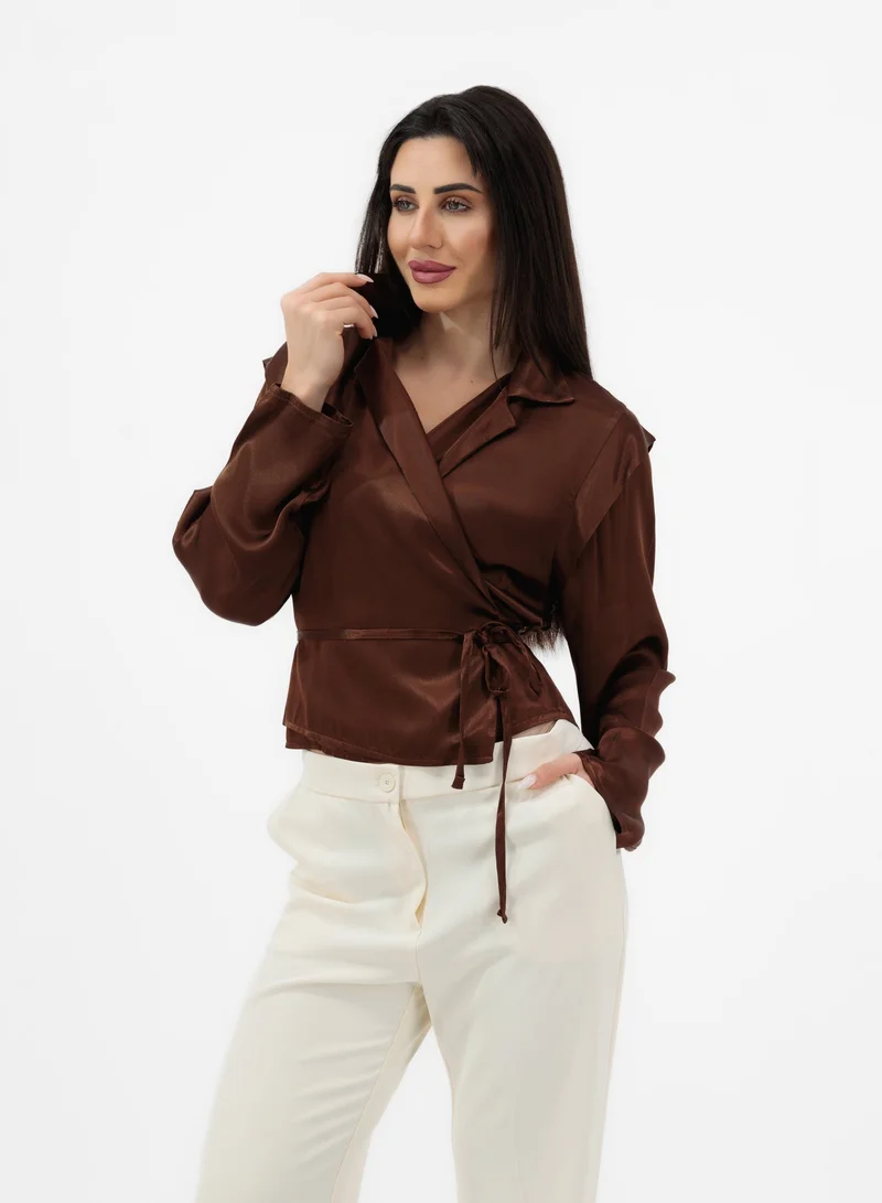 لا لي لي بلوزة ساتان أنيقة