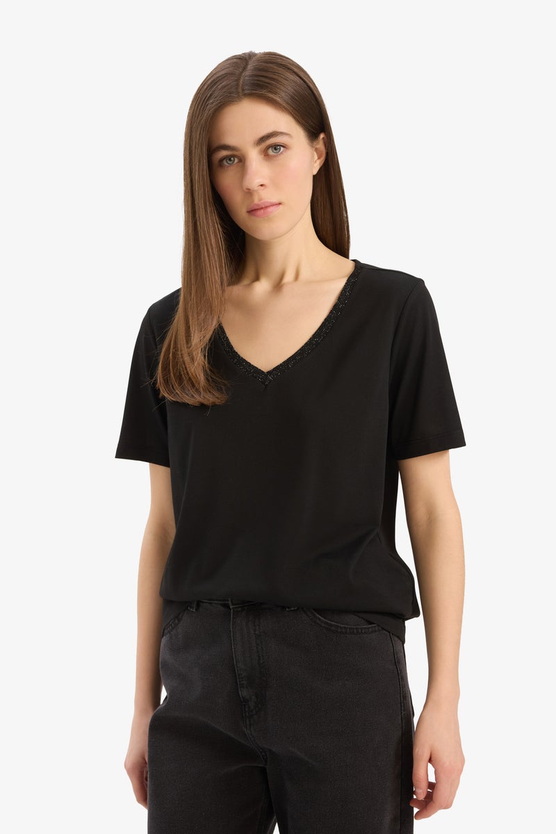 DeFacto Woman Regular Fit V-Neck Short Sleeve T-Shirt  - Image 3