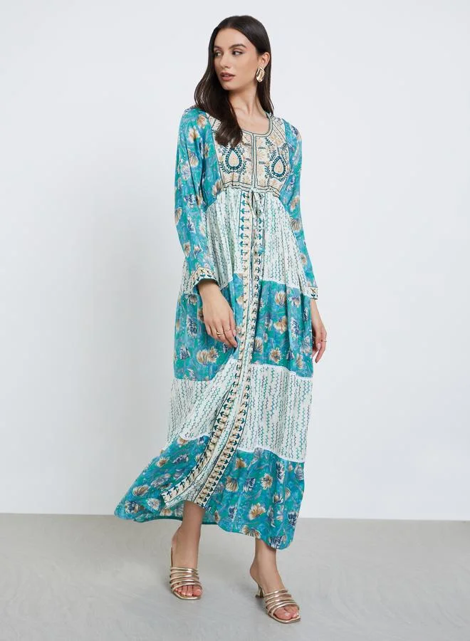 مكسيم كريشن جلابية بتفاصيل مُطرّزة