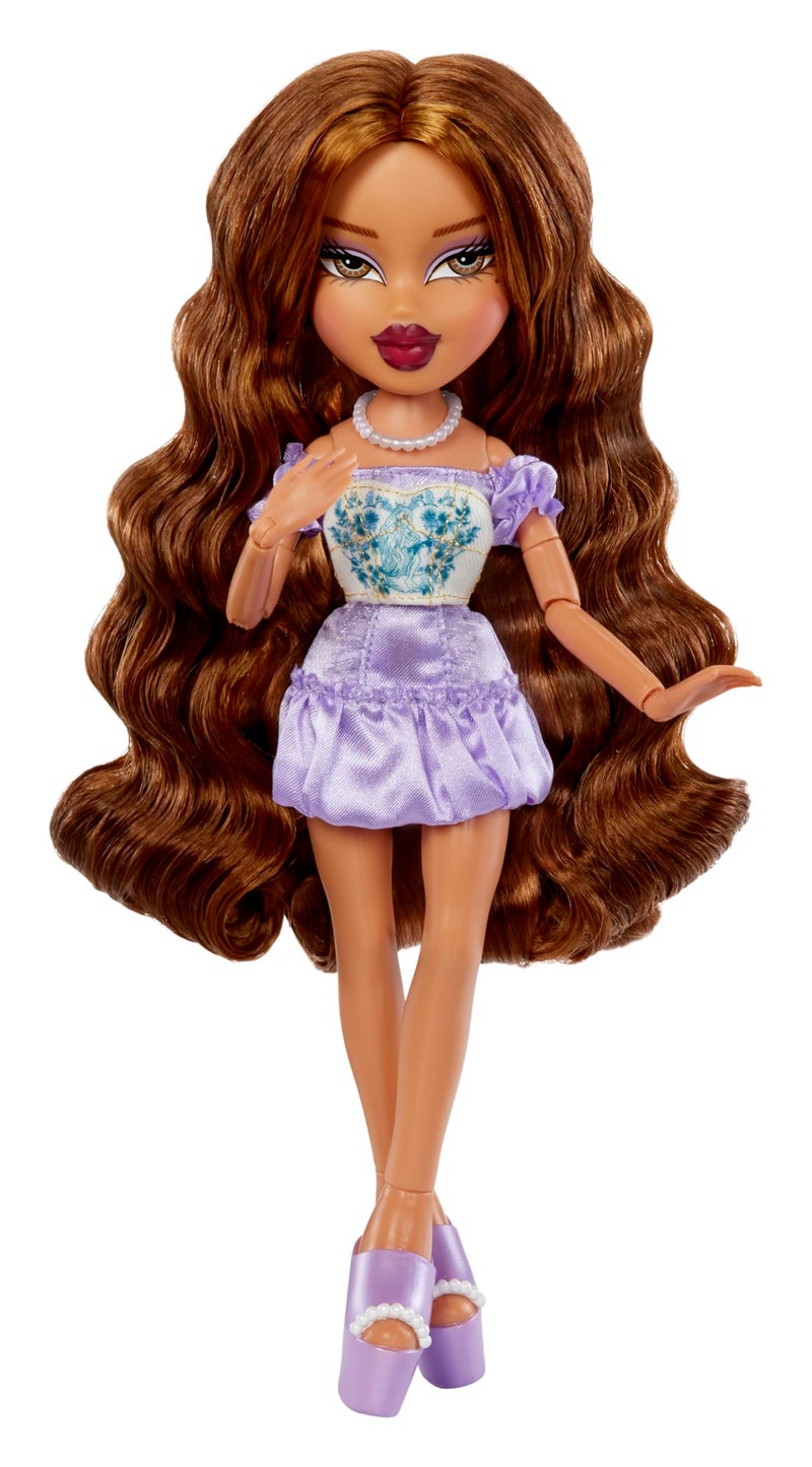 Bratz Goin’ Out! Yasmin Fashion Doll with Accessories - Image 2