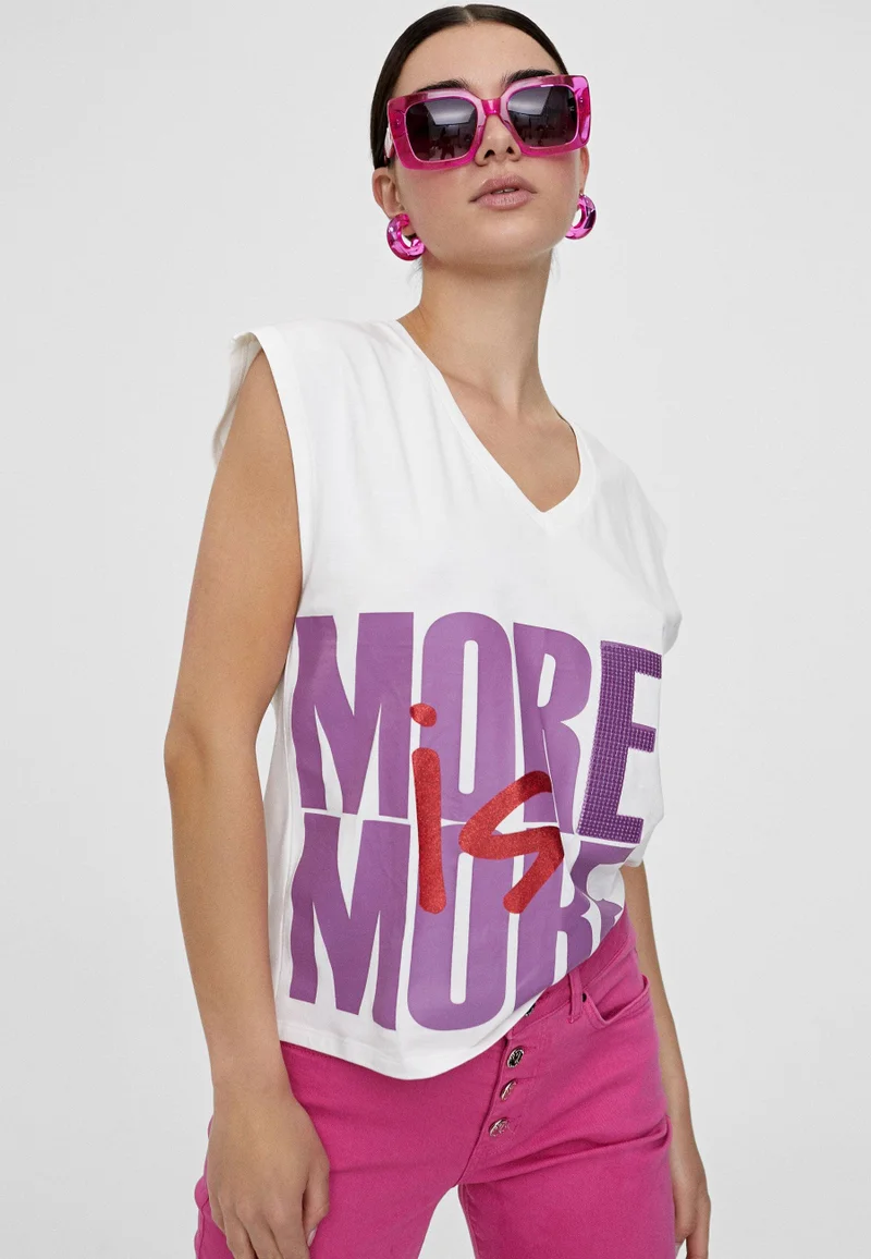 Lola Casademunt T-shirt with more is more positioning