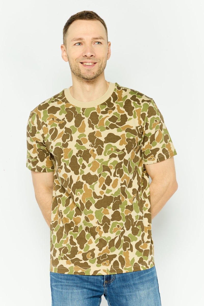 GAP تي شيرت رجالي بأكمام قصيرة وياقة دائرية بنقشة حيوانات، زيتوني - Image 1