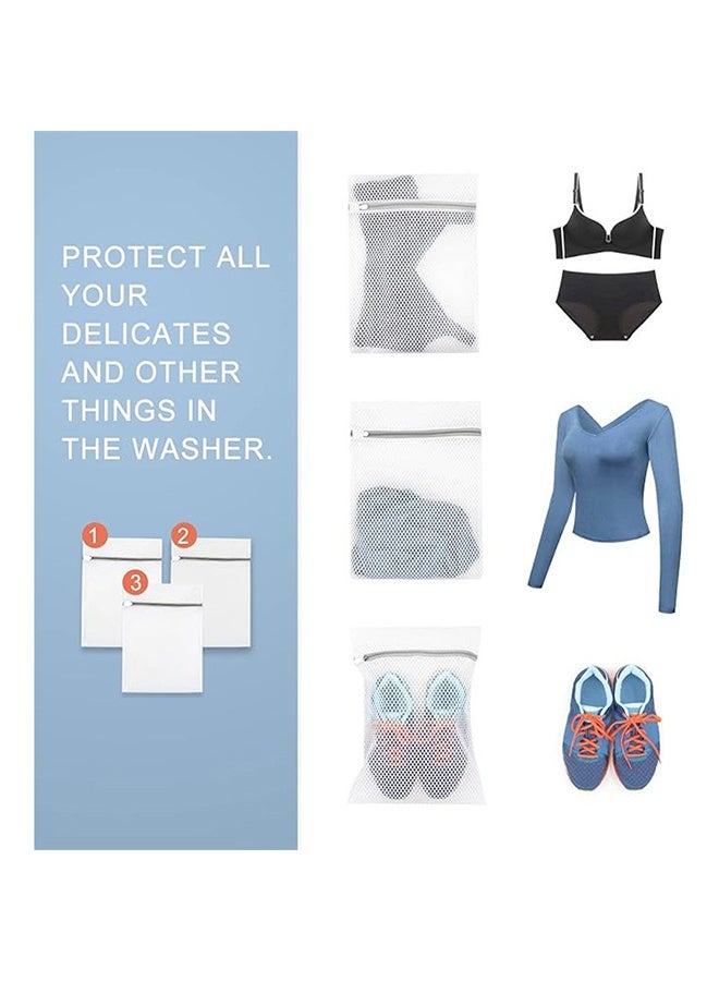 3Pcs Durable Honeycomb Mesh Laundry Bags for Delicates 12 x 16 Inches (3 Medium)	1、This heavy duty Honeycomb mesh laundry bag is specially designed to wash delicate clothes without wear and tear in washing machines and dryers	2、With our breathable mesh construction, you'll have a thoroughly clean wash in the washing machine and evenly dry process in the dryer	3、Medium and extra strong: our 12" x 16" (30 x 40 cm) laundry bag made of durable material (120g honey comb mesh) for a long-lasting usage	4、Our premium anti-rust zipper with auto lock and smart zipper protection will prevent the bag from opening during washing and drying cycle. You’ll have a quiet laundry experience	5、Protect your delicates, extend the life of your lingerie, socks and gloves, yoga pants, jeans or even jackets, scarves, and shoes - Image 3