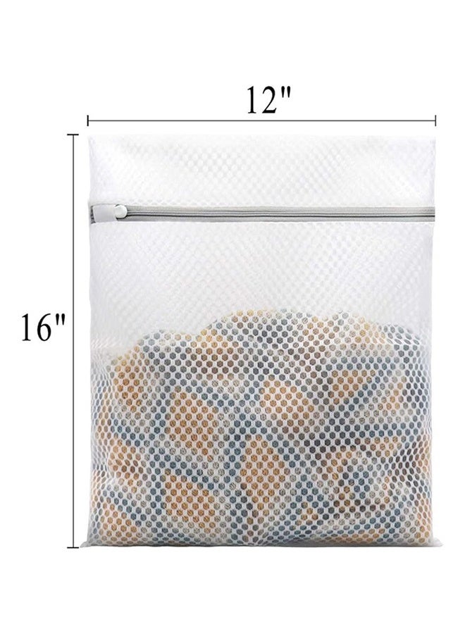 3Pcs Durable Honeycomb Mesh Laundry Bags for Delicates 12 x 16 Inches (3 Medium)	1、This heavy duty Honeycomb mesh laundry bag is specially designed to wash delicate clothes without wear and tear in washing machines and dryers	2、With our breathable mesh construction, you'll have a thoroughly clean wash in the washing machine and evenly dry process in the dryer	3、Medium and extra strong: our 12" x 16" (30 x 40 cm) laundry bag made of durable material (120g honey comb mesh) for a long-lasting usage	4、Our premium anti-rust zipper with auto lock and smart zipper protection will prevent the bag from opening during washing and drying cycle. You’ll have a quiet laundry experience	5、Protect your delicates, extend the life of your lingerie, socks and gloves, yoga pants, jeans or even jackets, scarves, and shoes - Image 2
