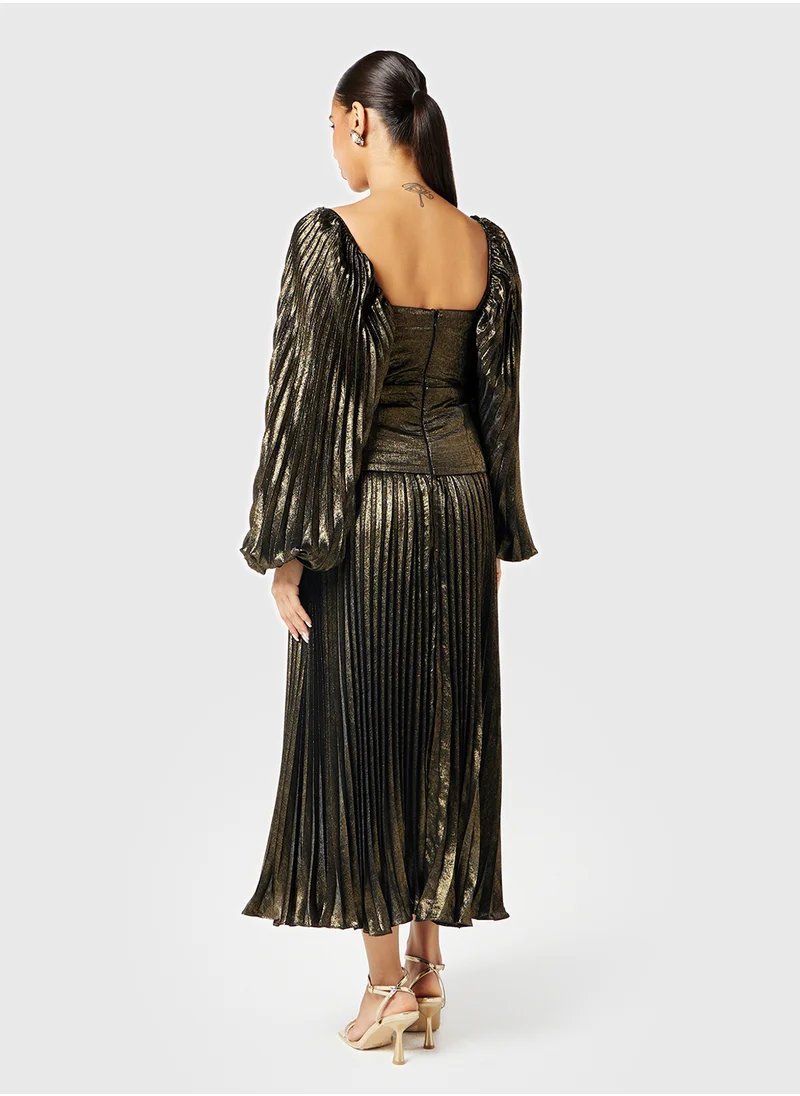 ثريدز باي اجوني Waist Cutout Metallic Pleated Dress